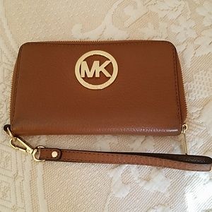 Michael Kors Fulton Wristlet